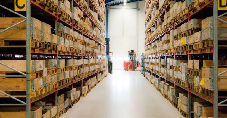 E-commerce FMCG warehousing fulfilment last-mile delivery India
